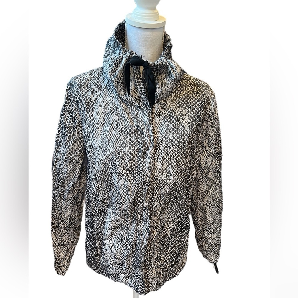 Chicos Jacket Womens 2 US Large White Black Snake Print Snap Up Mock Neck - Picture 2 of 5